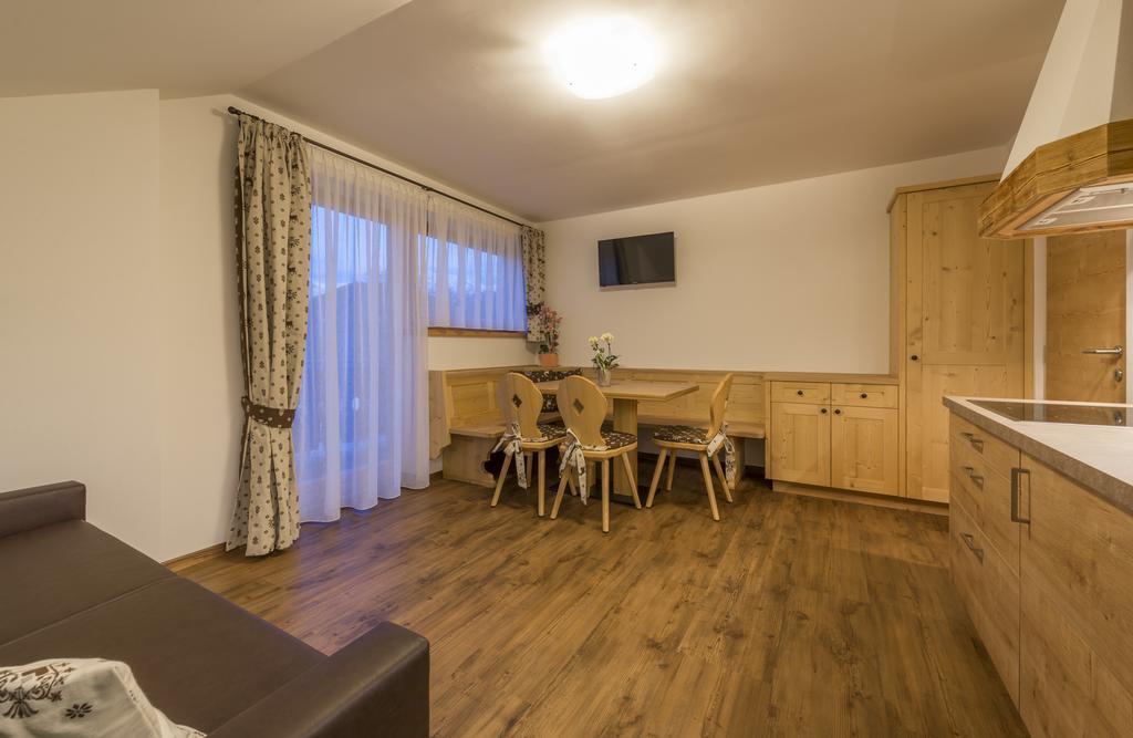 Waldheim Appartements Brixen Rum bild